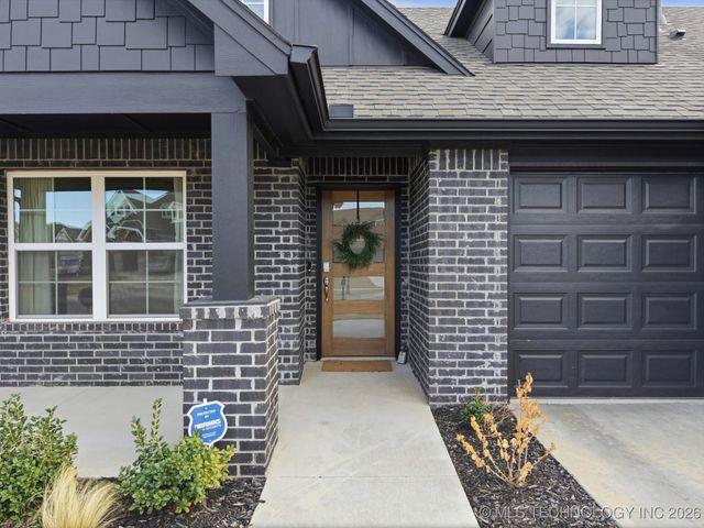 12307 S Maplewood Avenue, Bixby, OK 74008