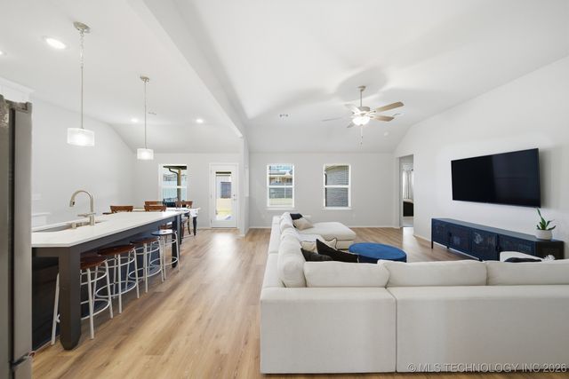 12307 S Maplewood Avenue, Bixby, OK 74008