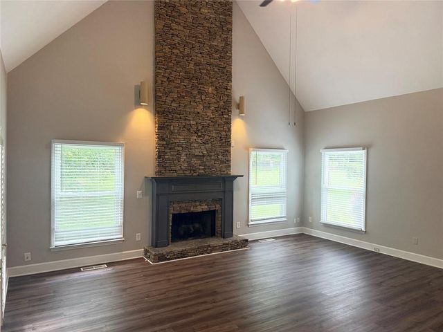 5875 N Canaan Glen Ct Court, Atlanta, GA 30331