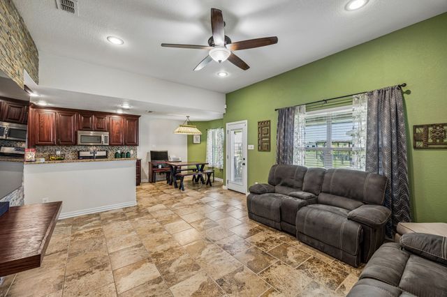 206 King George Way, Ponder, TX 76259
