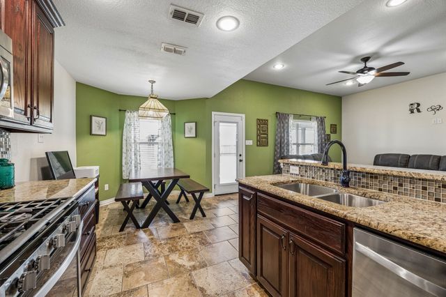 206 King George Way, Ponder, TX 76259