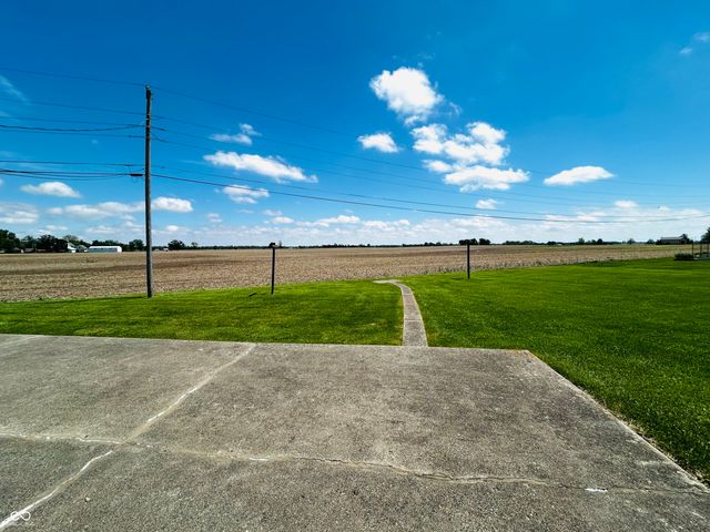 2590 S Smithland Road, Shelbyville, IN 46176