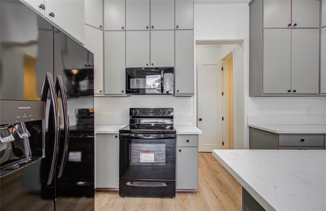 4605 Edison Street B, Houston, TX 77009