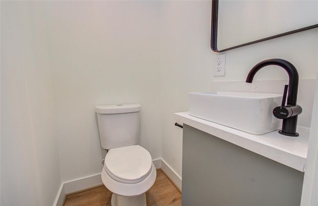 4605 Edison Street B, Houston, TX 77009