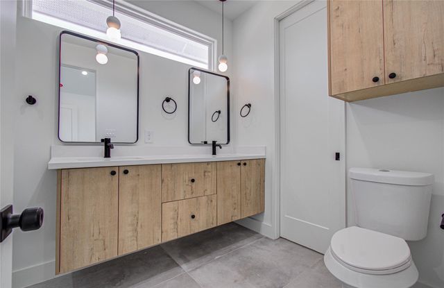 4605 Edison Street B, Houston, TX 77009