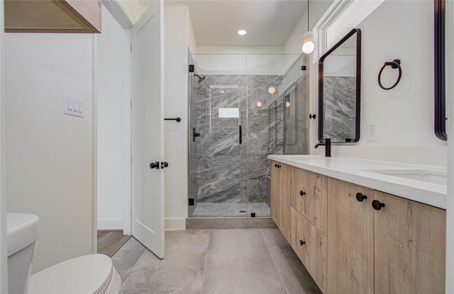 4605 Edison Street B, Houston, TX 77009