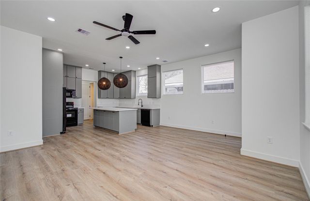 4605 Edison Street B, Houston, TX 77009