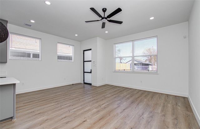 4605 Edison Street B, Houston, TX 77009