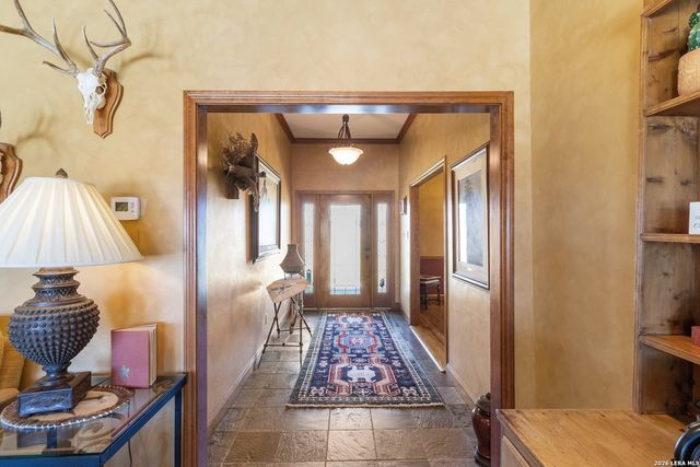 647 Funf Kinder Rd, Fredericksburg, TX 78624