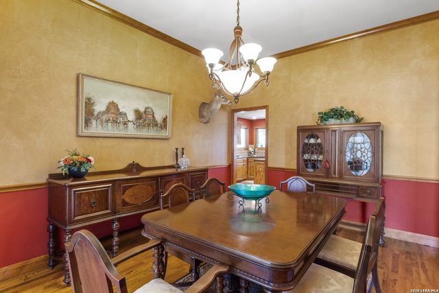 647 Funf Kinder Rd, Fredericksburg, TX 78624