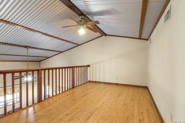 647 Funf Kinder Rd, Fredericksburg, TX 78624