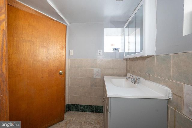 169 OVERHILL RD, Upper Darby, PA 19082