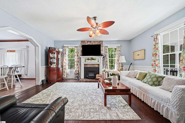 124 E Mcgee Street, Honea Path, SC 29654