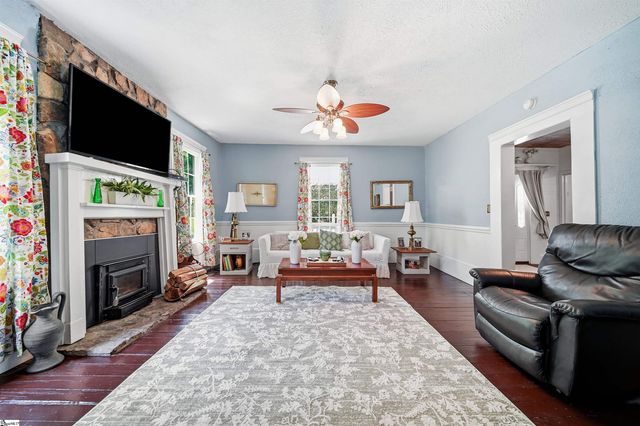 124 E Mcgee Street, Honea Path, SC 29654