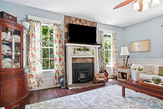 124 E Mcgee Street, Honea Path, SC 29654