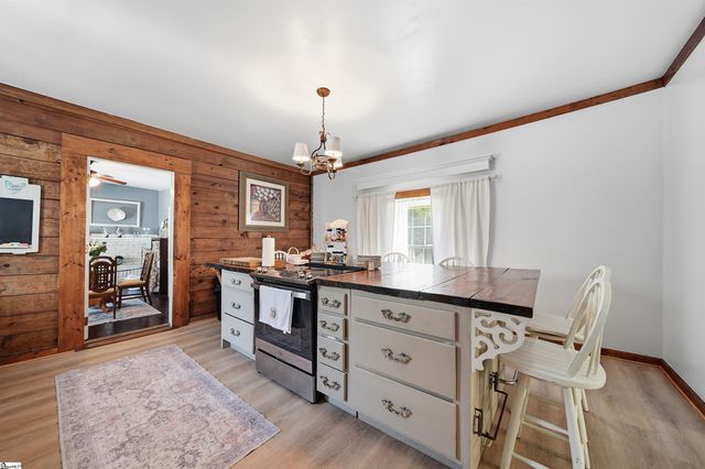 124 E Mcgee Street, Honea Path, SC 29654