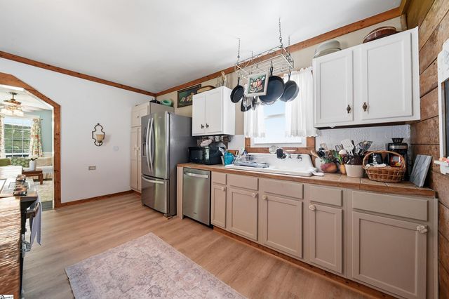 124 E Mcgee Street, Honea Path, SC 29654