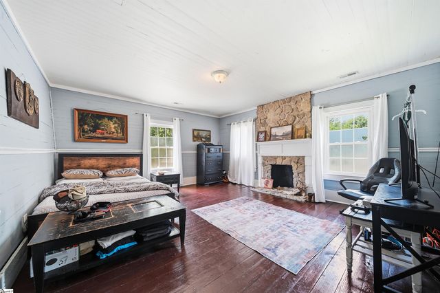124 E Mcgee Street, Honea Path, SC 29654