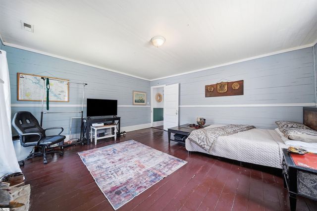 124 E Mcgee Street, Honea Path, SC 29654