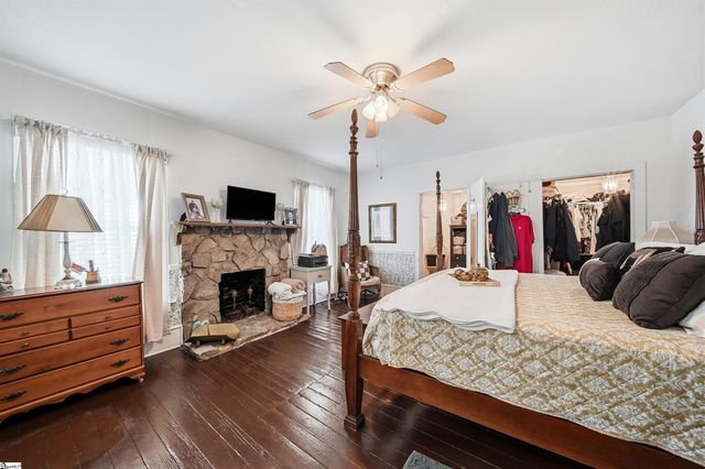 124 E Mcgee Street, Honea Path, SC 29654