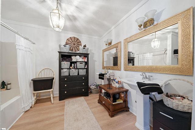 124 E Mcgee Street, Honea Path, SC 29654