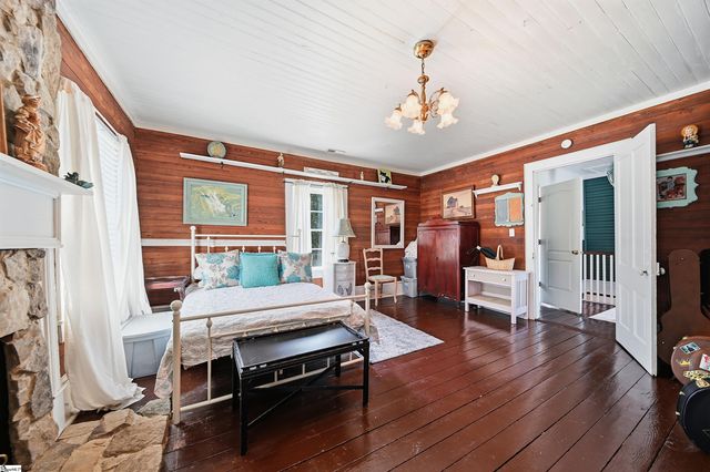 124 E Mcgee Street, Honea Path, SC 29654