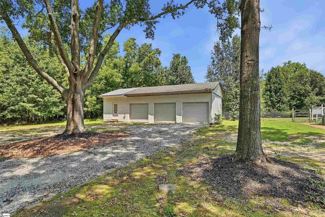 124 E Mcgee Street, Honea Path, SC 29654