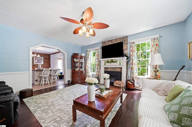 124 E Mcgee Street, Honea Path, SC 29654