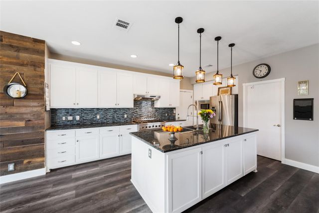 261 Tobin DR, Buda, TX 78610