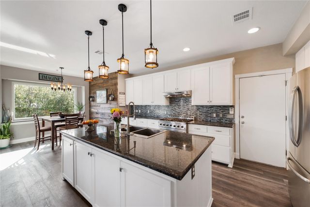 261 Tobin DR, Buda, TX 78610