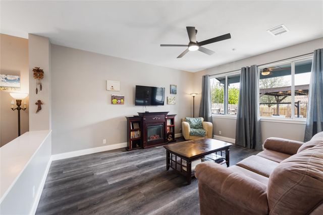 261 Tobin DR, Buda, TX 78610