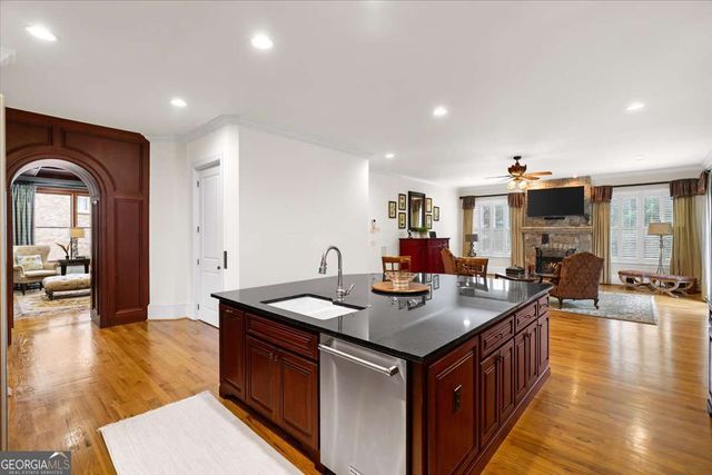 2252 Parkwood Place Court SE, Smyrna, GA 30080