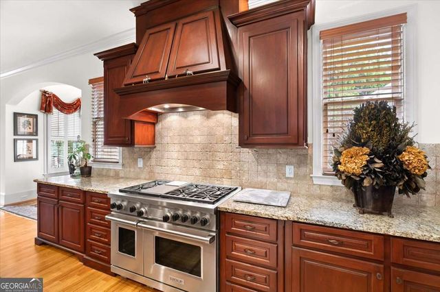 2252 Parkwood Place Court SE, Smyrna, GA 30080