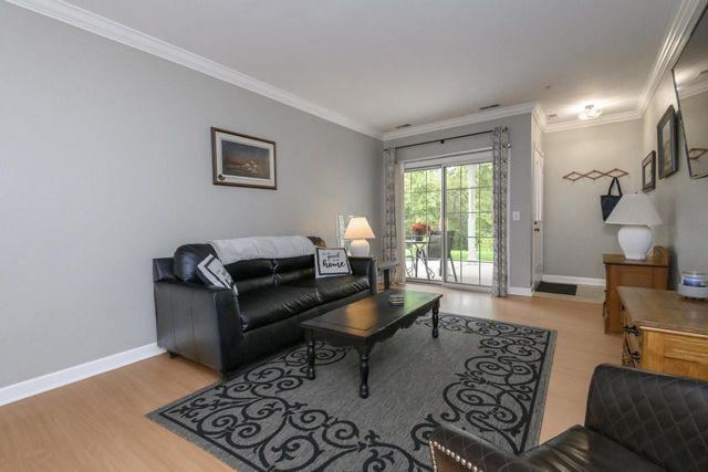 2732 Northview ROAD #88, Waukesha, WI 53188