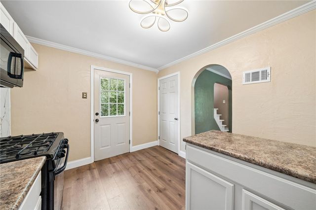 2711 Homestead Duquesne Rd, West Mifflin, PA 15122