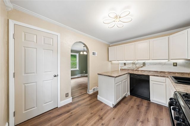 2711 Homestead Duquesne Rd, West Mifflin, PA 15122