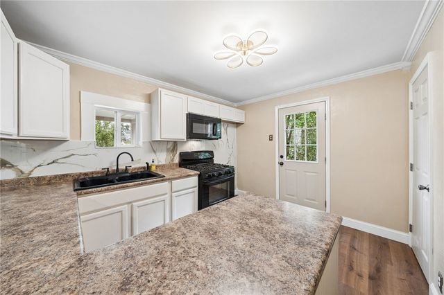 2711 Homestead Duquesne Rd, West Mifflin, PA 15122