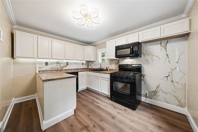 2711 Homestead Duquesne Rd, West Mifflin, PA 15122