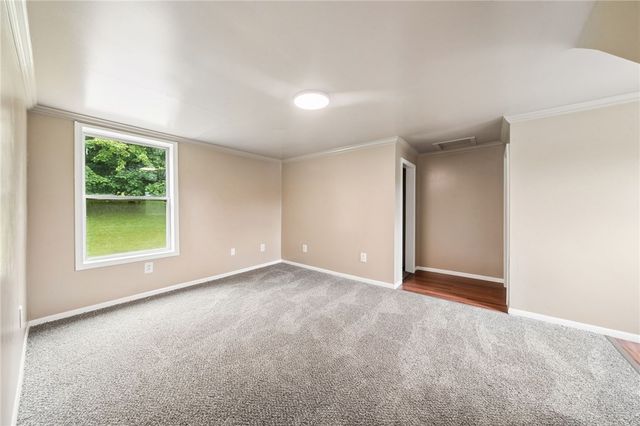 2711 Homestead Duquesne Rd, West Mifflin, PA 15122