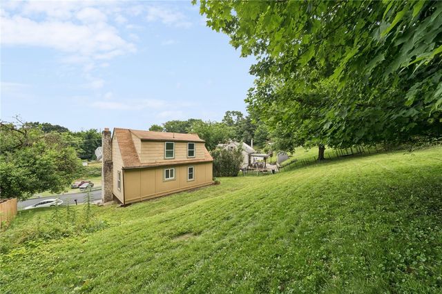 2711 Homestead Duquesne Rd, West Mifflin, PA 15122