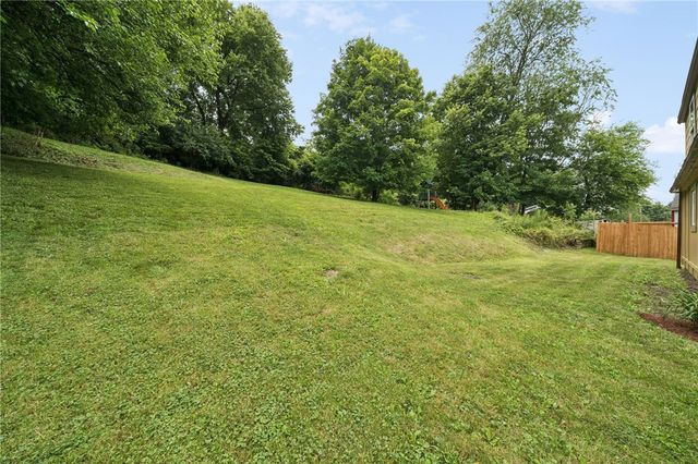 2711 Homestead Duquesne Rd, West Mifflin, PA 15122