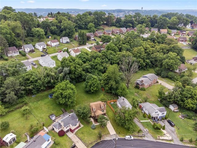 2711 Homestead Duquesne Rd, West Mifflin, PA 15122