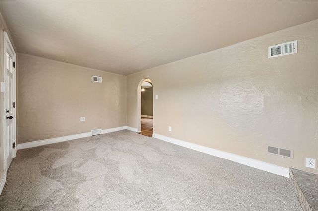 2711 Homestead Duquesne Rd, West Mifflin, PA 15122