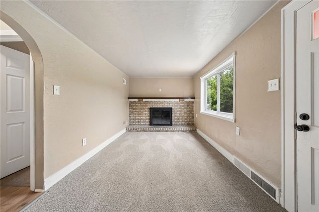 2711 Homestead Duquesne Rd, West Mifflin, PA 15122