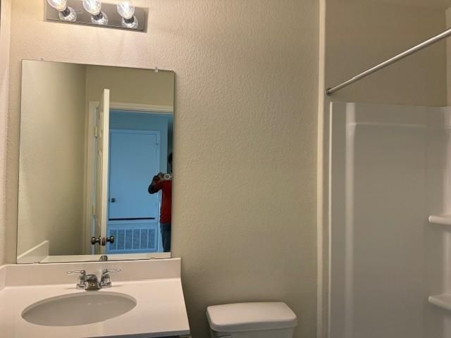 570 Papaya DR, Buda, TX 78610