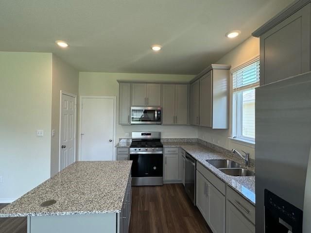 570 Papaya DR, Buda, TX 78610