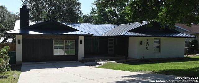 309 Schweppe St, Boerne, TX 78006