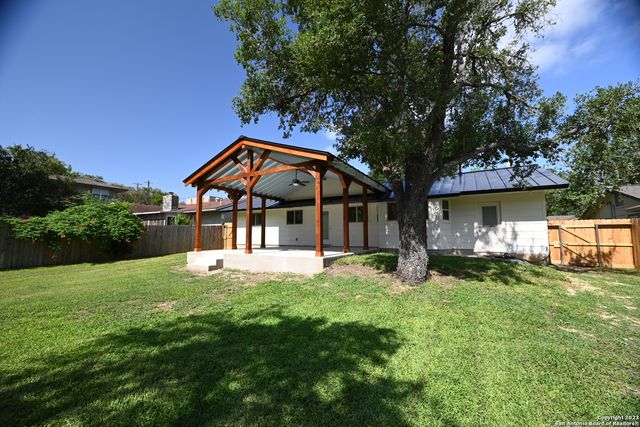 309 Schweppe St, Boerne, TX 78006