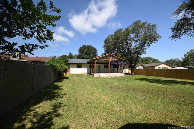 309 Schweppe St, Boerne, TX 78006