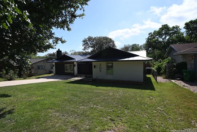 309 Schweppe St, Boerne, TX 78006